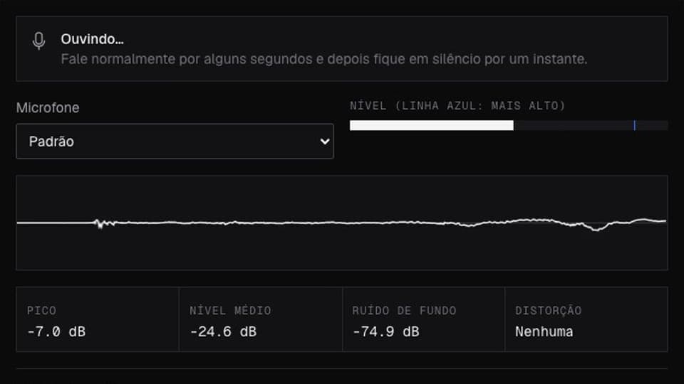 Teste de microfone com uma onda sonora em movimento, os números de volume e ruído de fundo e um resultado aprovado